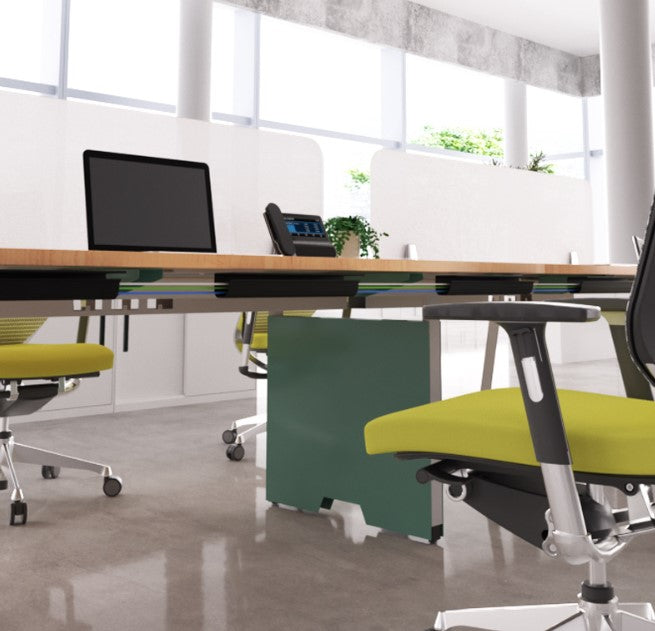 Goulotte de Câblage Sous Bureau – Fixation Discrète & Rangement Structuré